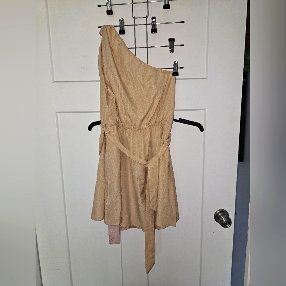 NWT Emery Rose One-Shoulder Tan Romper Belted XL – Summer Casual Chic